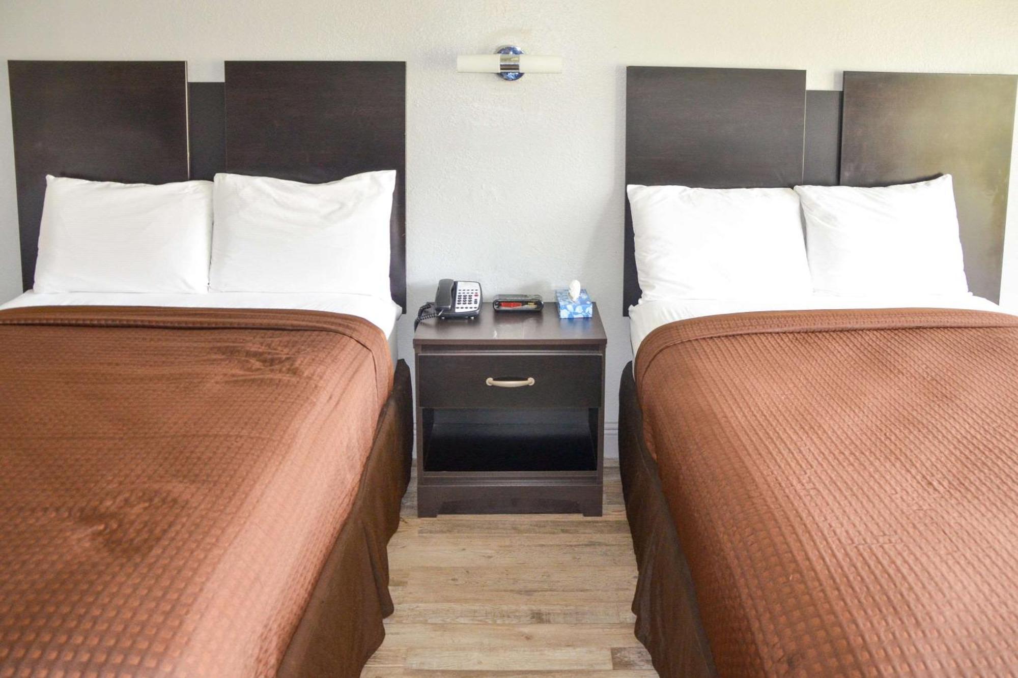 Rodeway Inn Sun City Center Buitenkant foto