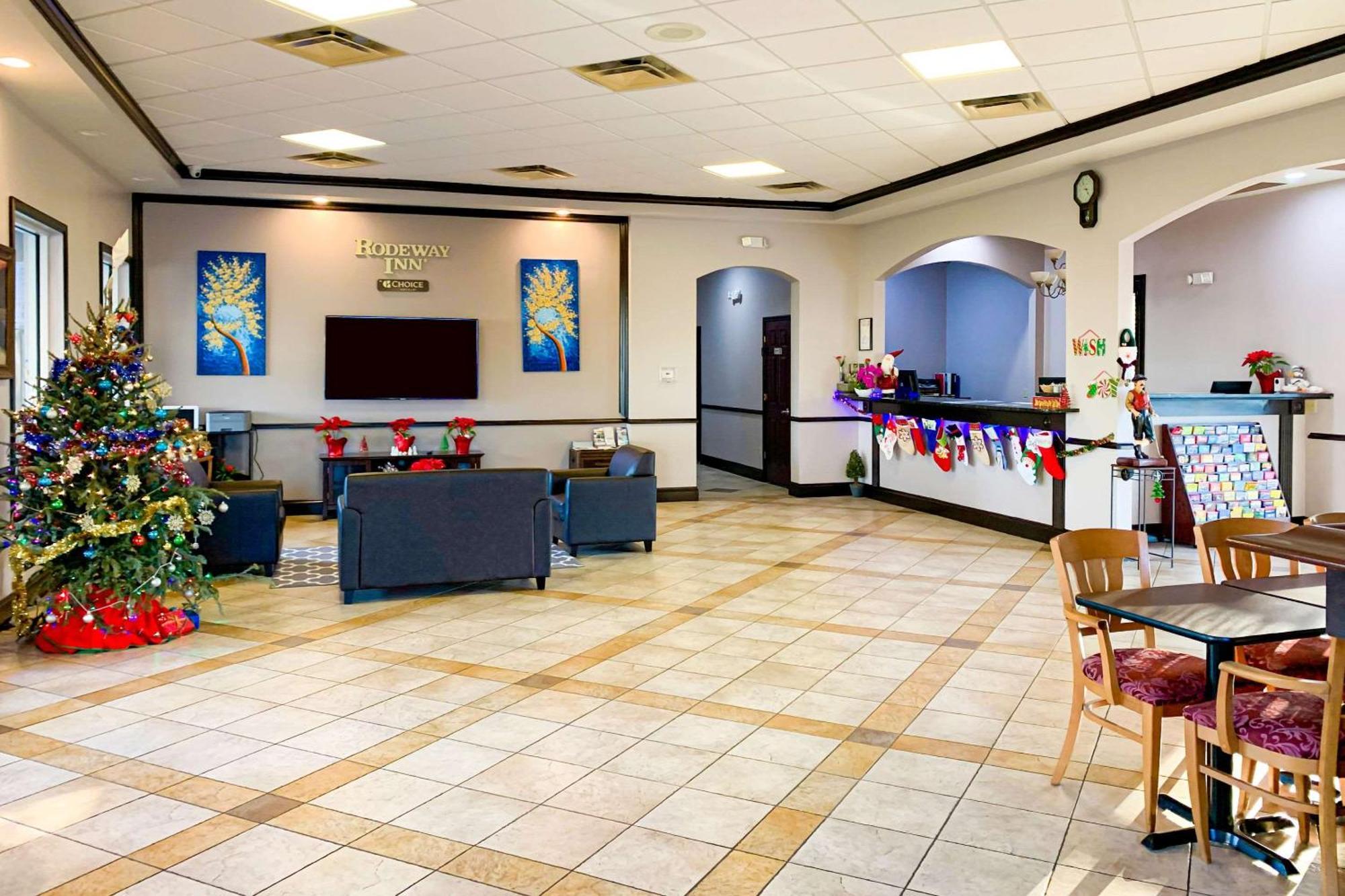 Rodeway Inn Sun City Center Buitenkant foto